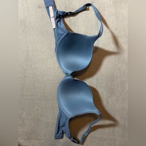 Victoria Secret perfect shape size 32DD push up bra